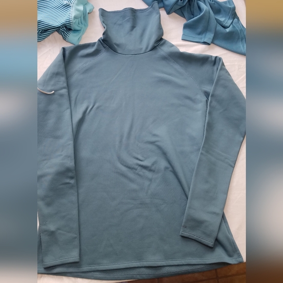 3 North Face REI and Columbia L tops - Picture 7 of 10